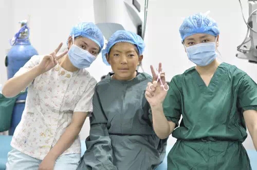 “明眸格桑花關(guān)愛玉樹眼疾兒童行動”11名玉樹眼疾患兒成功