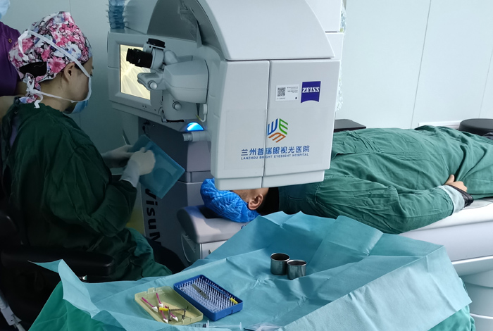 300度近視拖到900度近視，近視手術(shù)是什么感受？
